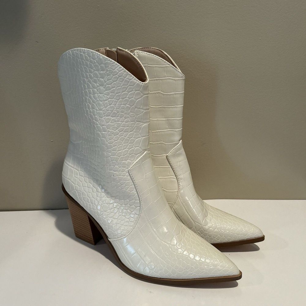 White Western Cowgirl Block Heeled Boots Size 8‎